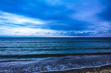 Denizde güzel bir gün batımı