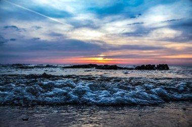 Sahilde gün batımı