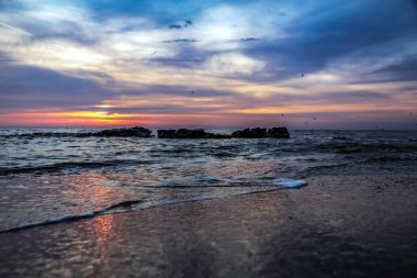 Denizde güzel bir gün batımı