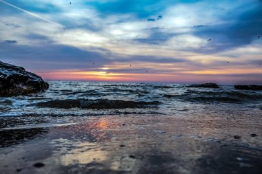 Akşamları baltık denizinde gün batımı
