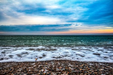 Akdeniz 'in Üzerinde Güzel Gün Doğumu