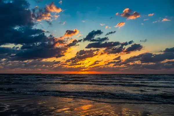 Denizde gün batımı