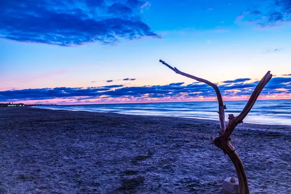 Sahilde güzel bir gün batımı