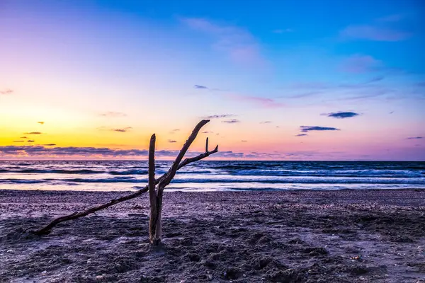 Sahilde gün batımı