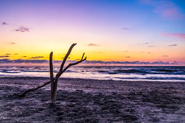 Sahilde güzel bir gün batımı