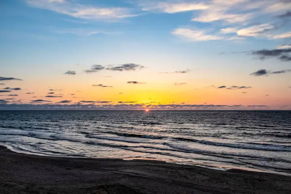 Denizde gün batımı