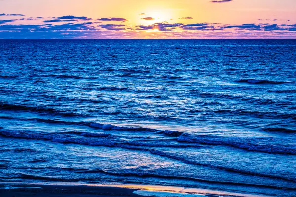 Denizde gün batımı