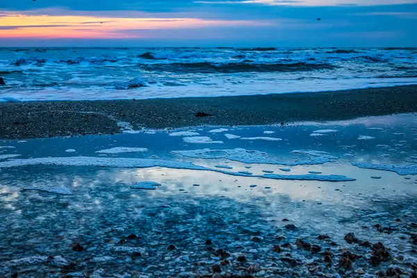 Sahilde güzel bir gün batımı