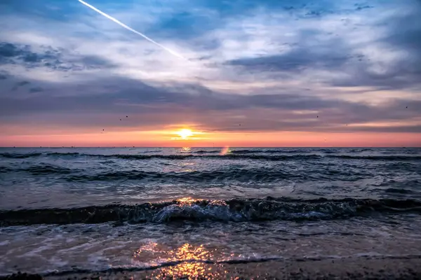Denizin Üzerinde Gün Doğumu