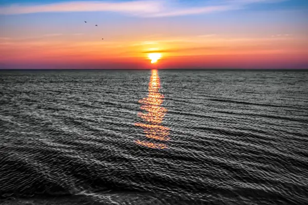 Denizde güzel gün batımı