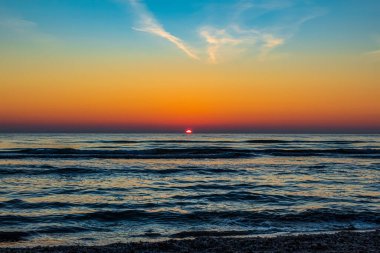 Denizin Üzerinde Gün Doğumu