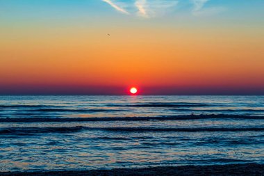 Denizde gün batımı