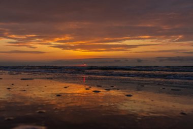 Baltık denizinde günbatımı