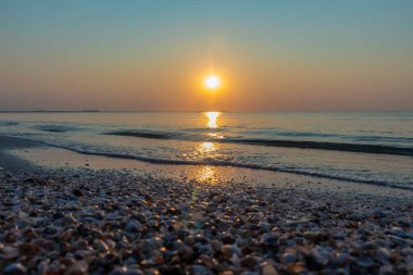 Denizde gün batımı