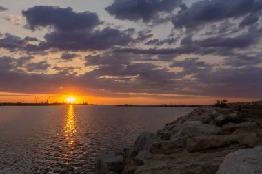 Denizde gün batımı
