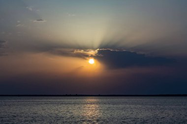 Denizde gün batımı