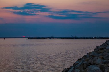 Akşamları deniz manzarası