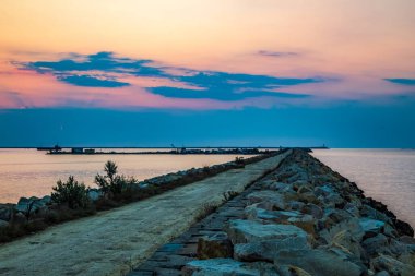 Denizde gün batımı