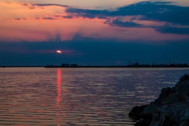 Denizde gün batımı