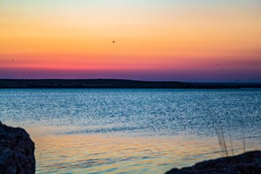 Gölde güzel bir gün batımı