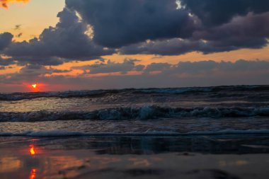 Denizi güzel gündoğumu