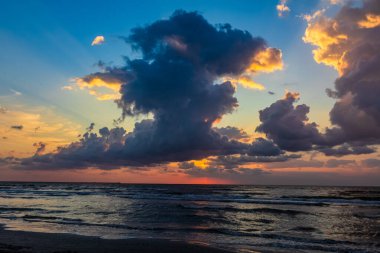Günbatımı Baltık Denizi, Polonya