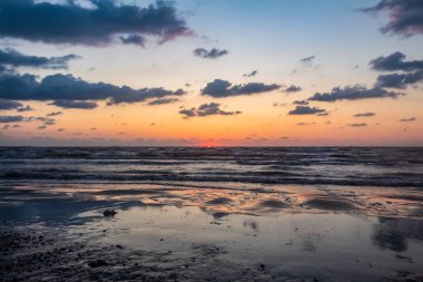 Denizde gün batımı