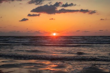 Akdeniz 'de gün batımı