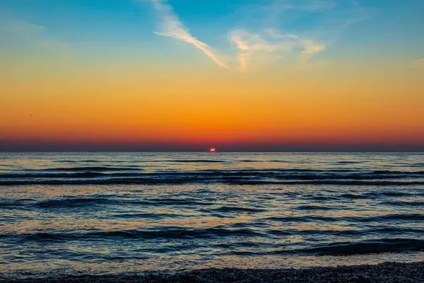 Denizde güzel bir gün batımı