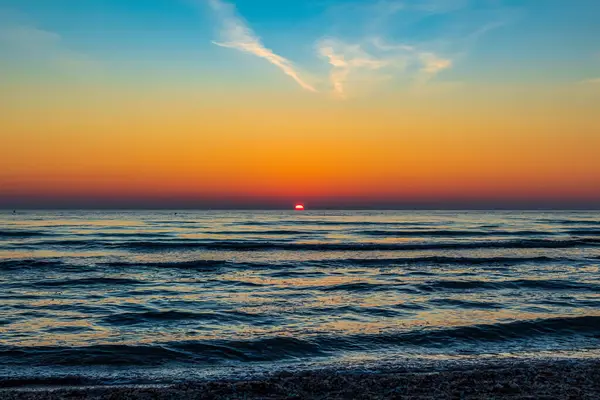 Denizde güzel bir gün batımı