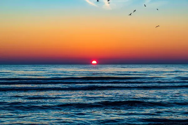 Baltık Denizi 'nde gün doğumu