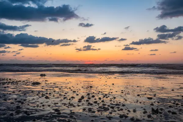 Baltık Denizi 'nde gün batımı.