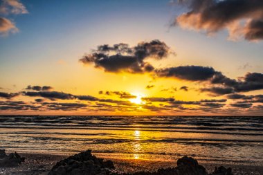 Denizde gün batımı