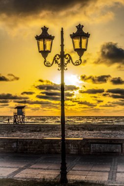 Denizde güzel bir gün batımı