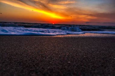 Sahildeki deniz dalgaları. doğa arkaplanı