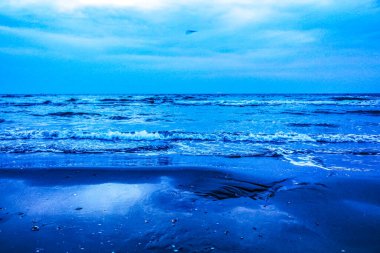 mavi deniz ve gökyüzü