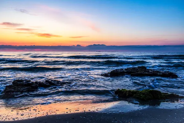 Denizde güzel bir gün batımı