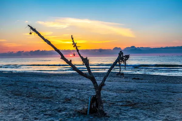 Sahilde gün batımı