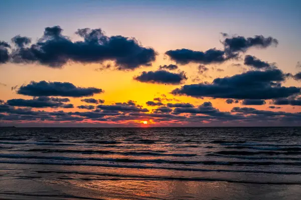 Denizde gün batımı