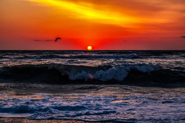 Gün batımında güzel deniz batımı