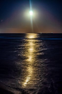 Denizde güzel gün batımı