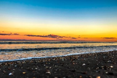 Sahilde güzel gün batımı