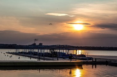 Denizde gün batımı