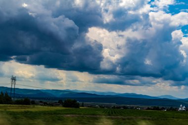 Dağda fırtına bulutları