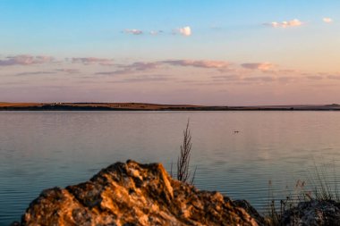 Göllü güzel bir manzara.