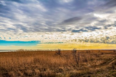 Nehrin üzerinde güzel bir gün batımı