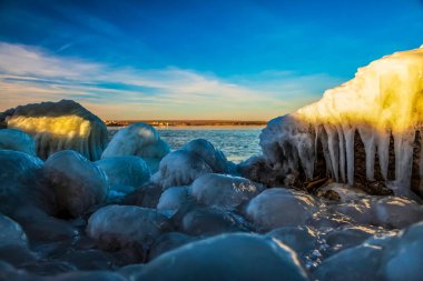 Baykal gölünün buzu