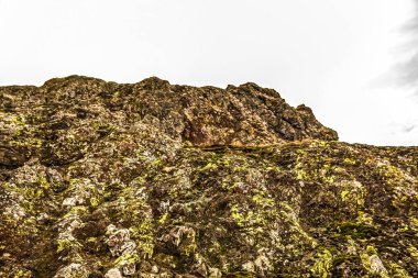 yosunlu güzel kayalık dağ manzarası