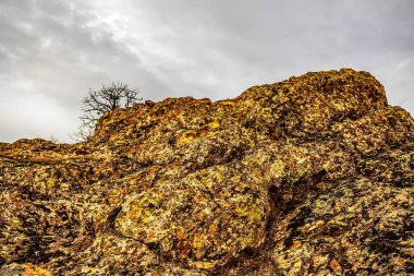 dağlar ve bulutlar ile güzel doğa manzara