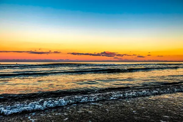 İspanya 'da Akdeniz' in üzerinde gün doğumu